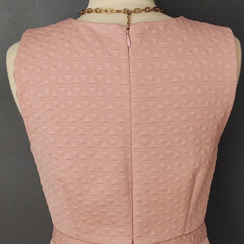 Dusty pink textured fabric sleeveless dress